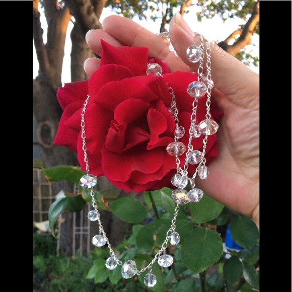 💥HP💥Lovely 1990’s 30” Crystal & Silver Necklace - Picture 3 of 7